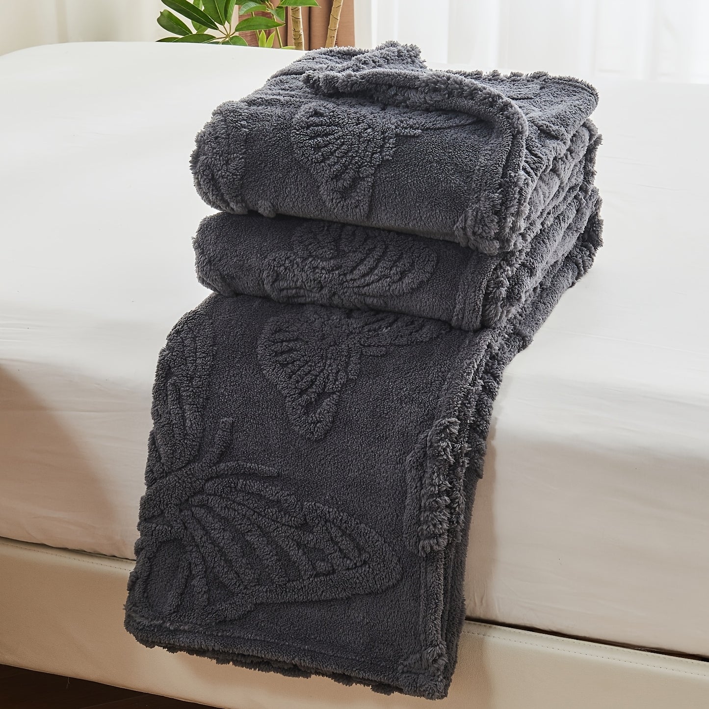 Tufted Throw Blanket-Premium Flannel Fleece for All-Season Cozy Comfort | Versatile Use: Bed, Couch, Office, Camping, Lunch Nap & Air Conditioning | Ultra-Soft, Lightweight & Stylish Home Decor