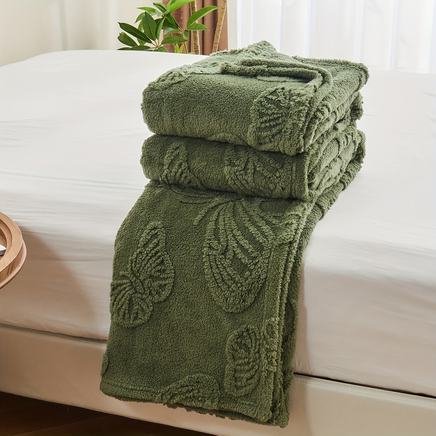 Tufted Throw Blanket-Premium Flannel Fleece for All-Season Cozy Comfort | Versatile Use: Bed, Couch, Office, Camping, Lunch Nap & Air Conditioning | Ultra-Soft, Lightweight & Stylish Home Decor