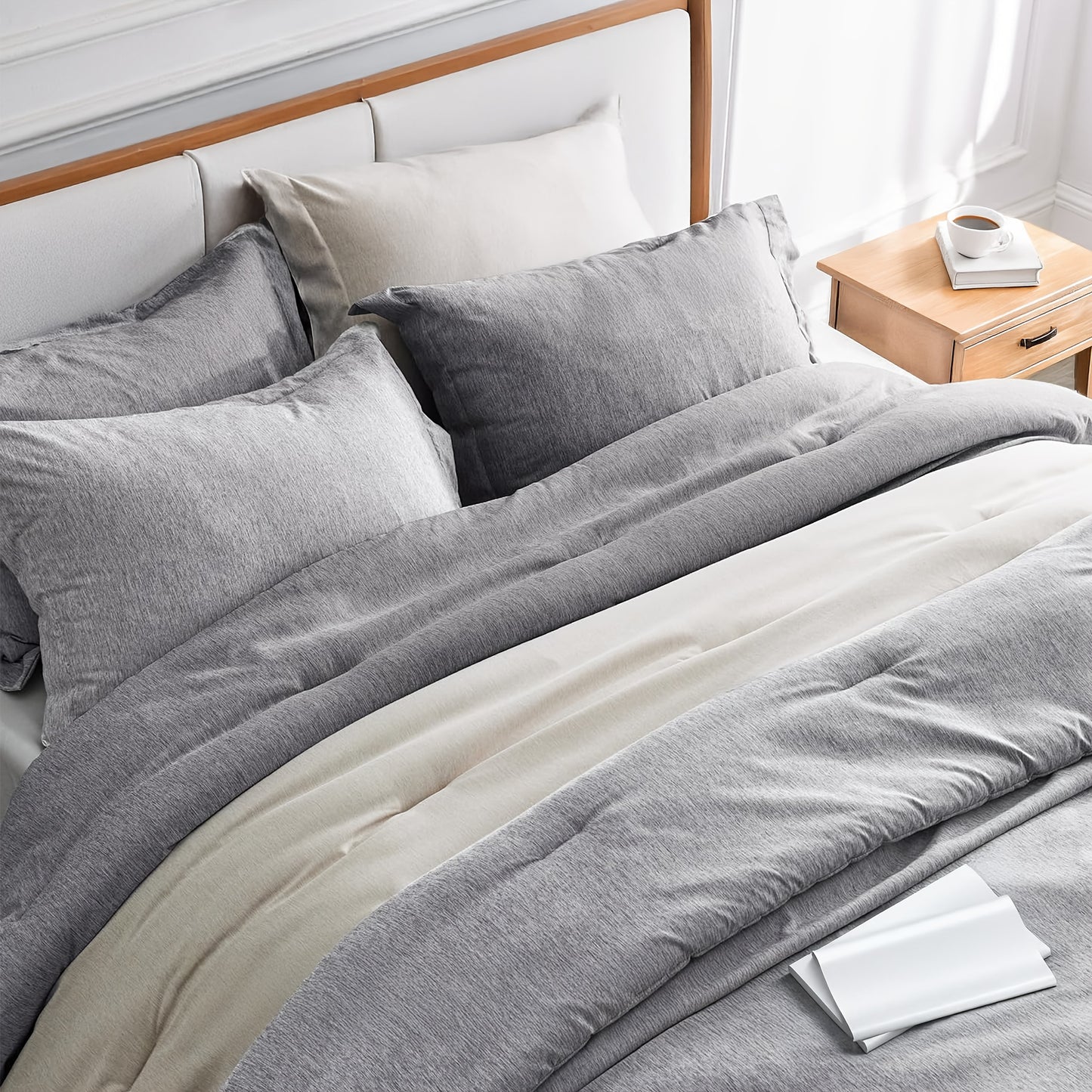 Twin/Full/Queen/King Size Comforter Set - 3pcs Beige Bedding Set for All Seasons, Light Luxury And Minimalist Style Design Bed in a Bag with 1 Comforter, 2 Pillowcases, Perfect Gift for Family And Friend