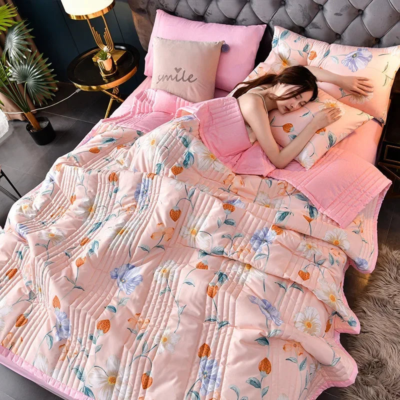 Quilted Spring Summer Quilt Soft Lightweight Duvet Summer Blanket Queen Breathable Blankets Comfortable Washable Double Quilts