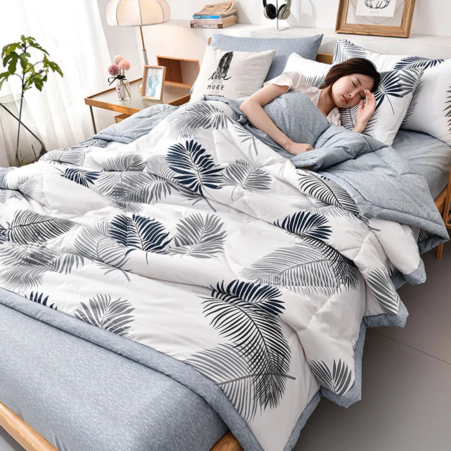 Fashion Skin-friendly Summer Cool Blanket Comfortable Lightweight Air Condition Comforter Machine Washable Quilt for Adults Kid