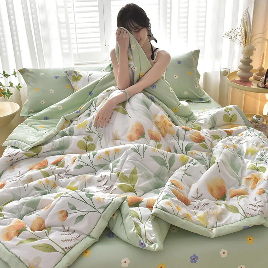 Fashion Skin-friendly Summer Cool Blanket Comfortable Lightweight Air Condition Comforter Machine Washable Quilt for Adults Kid