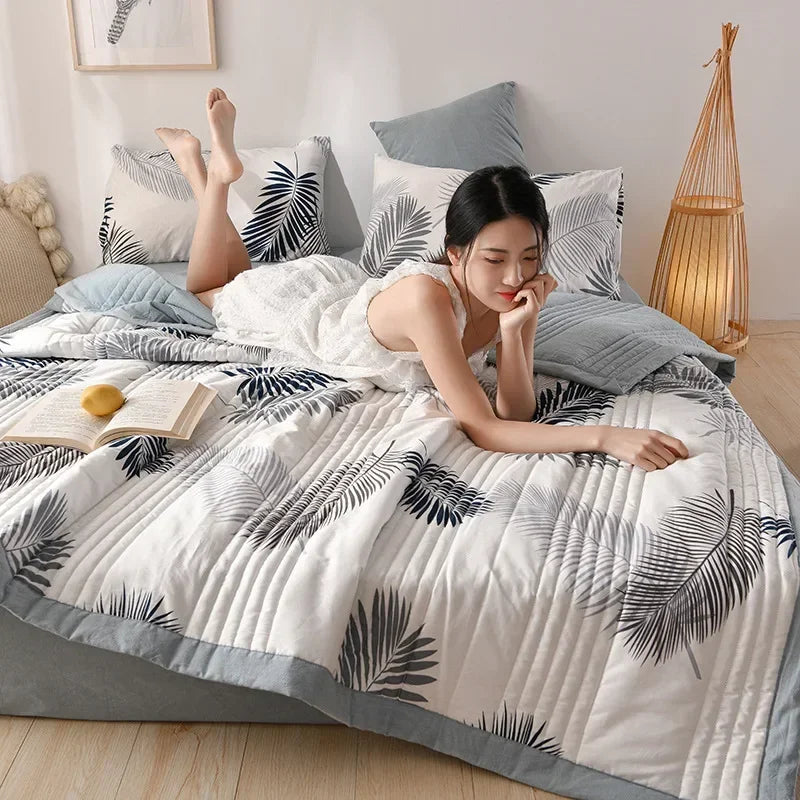 Quilted Spring Summer Quilt Soft Lightweight Duvet Summer Blanket Queen Breathable Blankets Comfortable Washable Double Quilts