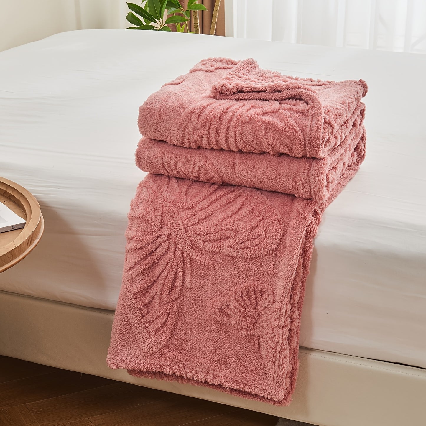 Tufted Throw Blanket-Premium Flannel Fleece for All-Season Cozy Comfort | Versatile Use: Bed, Couch, Office, Camping, Lunch Nap & Air Conditioning | Ultra-Soft, Lightweight & Stylish Home Decor