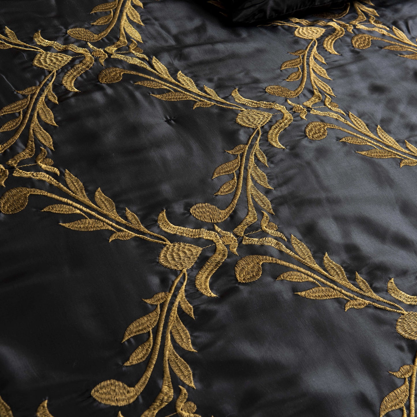 7 Piece Classic Embroidery Comforter Set King/Queen- Black And Silver Faux Silk Fabric Embroideried-1 Comforter, 2 Shams, 3 Decorative Pillows, 1 Bedskirt