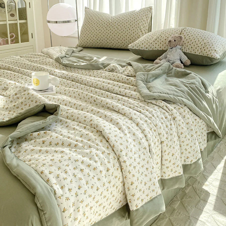 Knitted Cotton Double Gauze Summer Comforter Ultra-Soft Breathable Cooling Blanket Machine Washable Air Conditioner Comforter