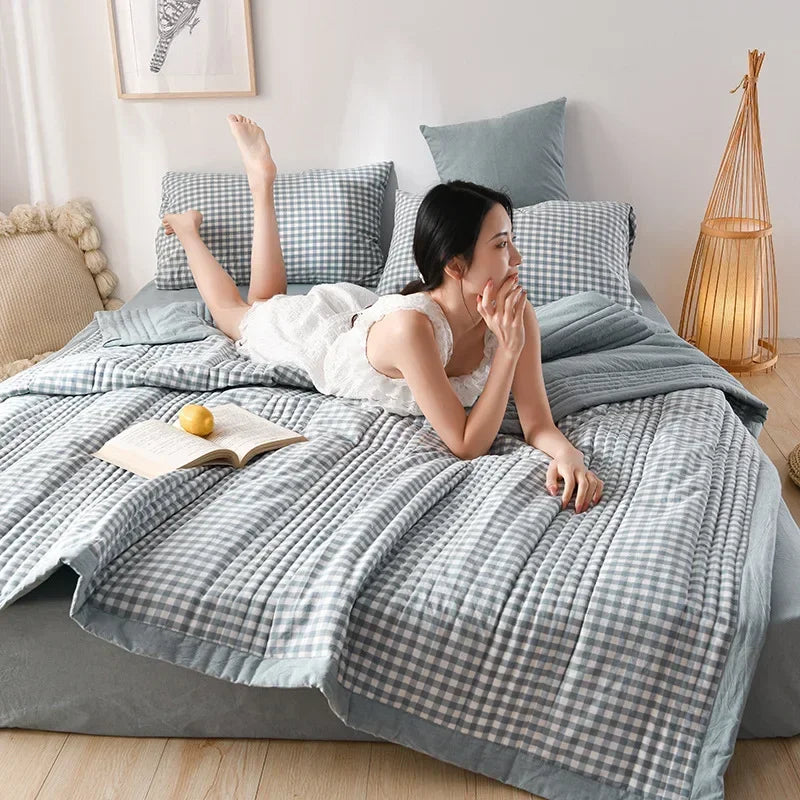 Quilted Spring Summer Quilt Soft Lightweight Duvet Summer Blanket Queen Breathable Blankets Comfortable Washable Double Quilts