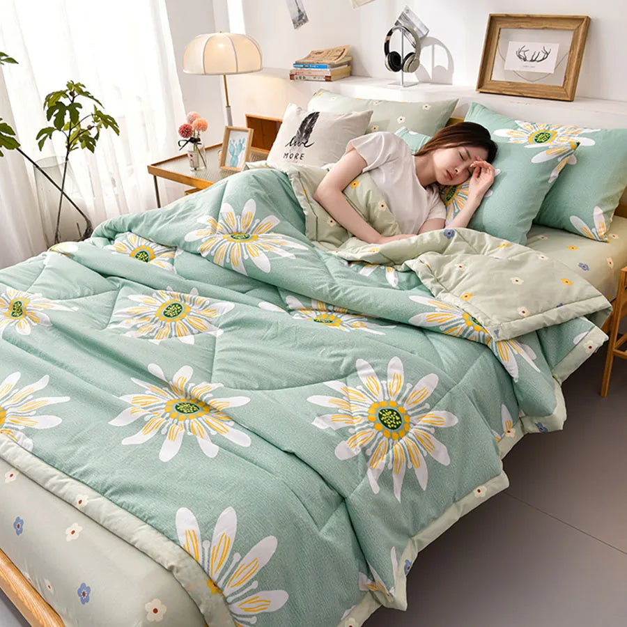 Fashion Skin-friendly Summer Cool Blanket Comfortable Lightweight Air Condition Comforter Machine Washable Quilt for Adults Kid