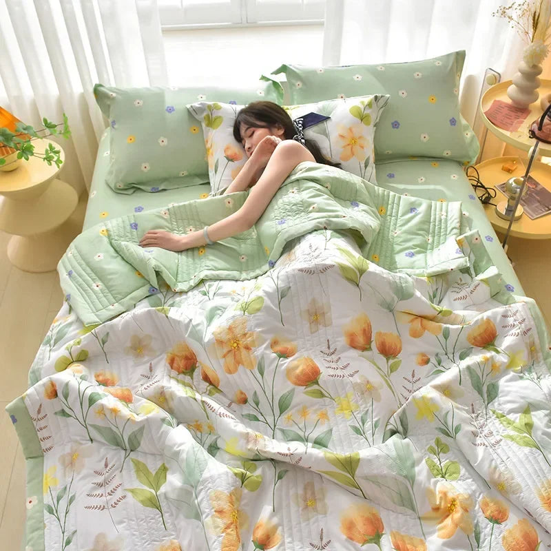 Quilted Spring Summer Quilt Soft Lightweight Duvet Summer Blanket Queen Breathable Blankets Comfortable Washable Double Quilts
