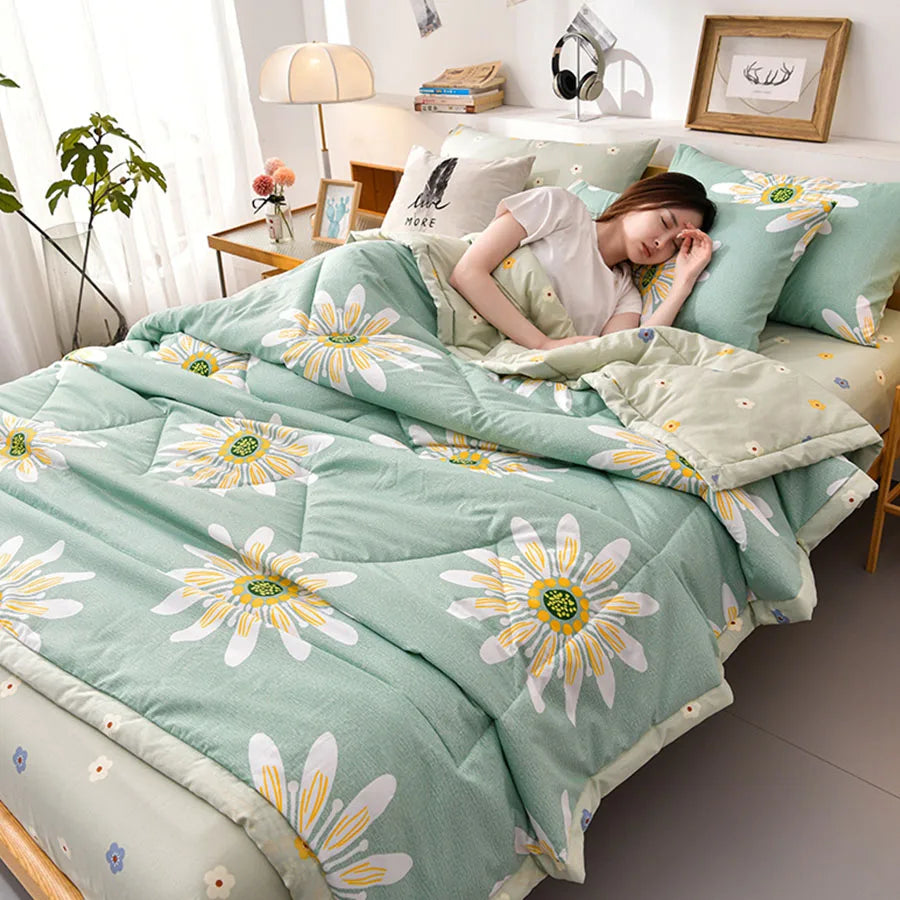 Fashion Skin-friendly Summer Cool Blanket Comfortable Lightweight Air Condition Comforter Machine Washable Quilt for Adults Kid
