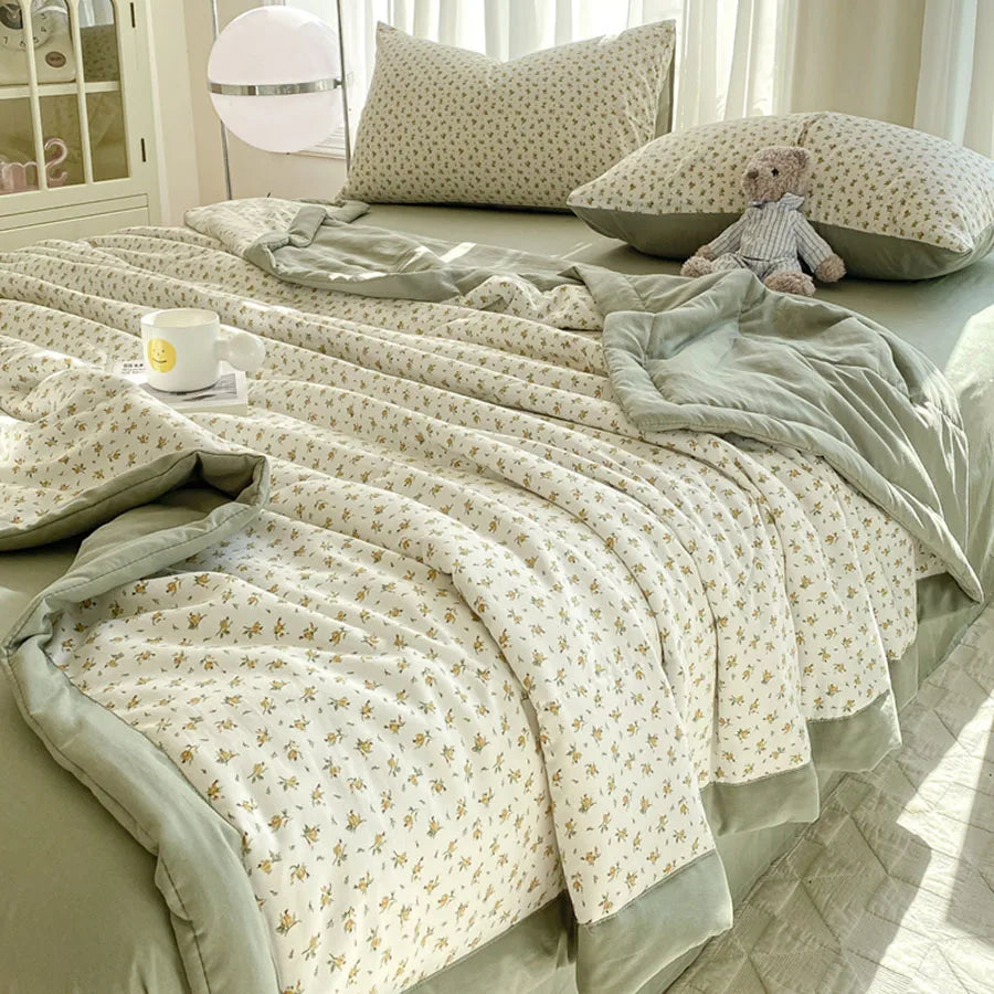 Knitted Cotton Double Gauze Summer Comforter Ultra-Soft Breathable Cooling Blanket Machine Washable Air Conditioner Comforter
