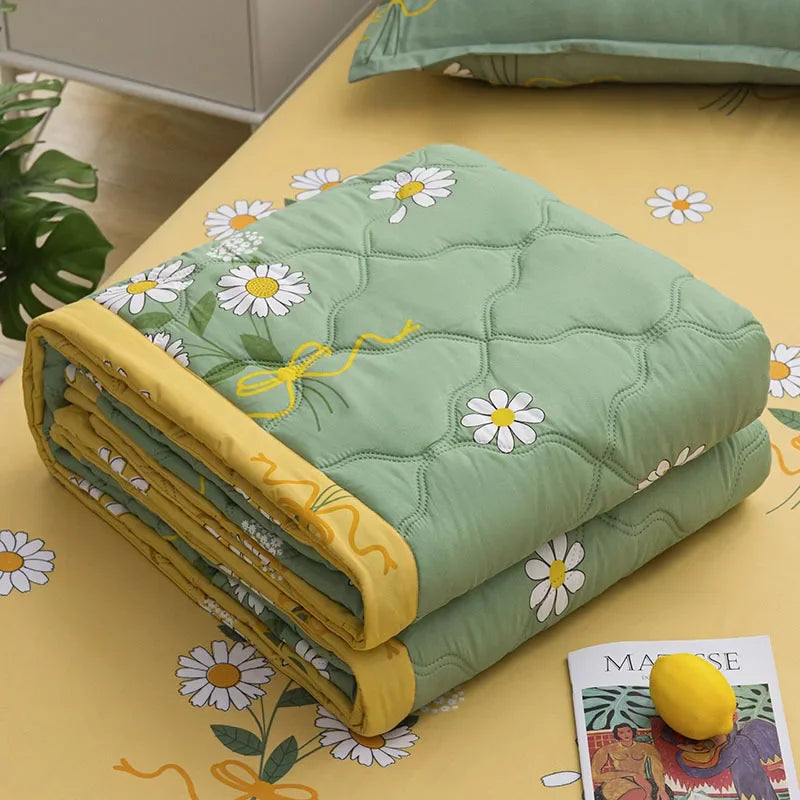 Soft Skin Friendly Summer Quilt Set or Single Quilts Lightweight Breathable Thin Comforter Sets Washable Single Double Blanket