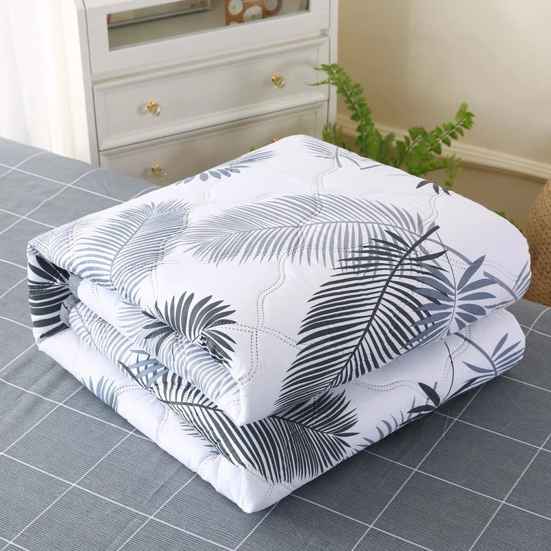 Soft Skin Friendly Summer Quilt Set or Single Quilts Lightweight Breathable Thin Comforter Sets Washable Single Double Blanket